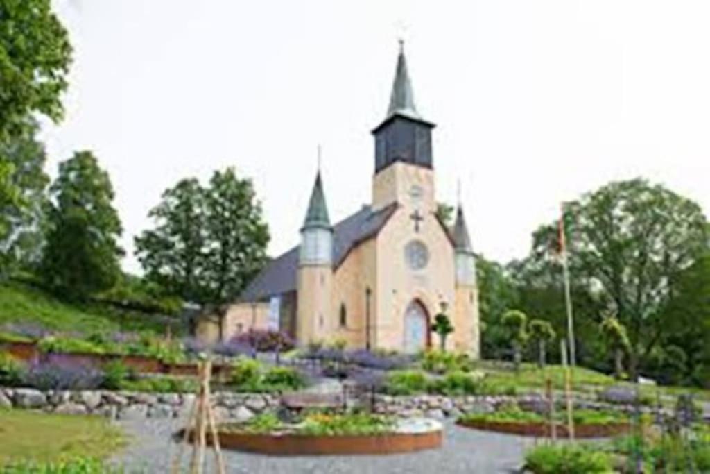 Laegenhet Pa Landet Naera Stan Apartamento Jonsered Exterior foto